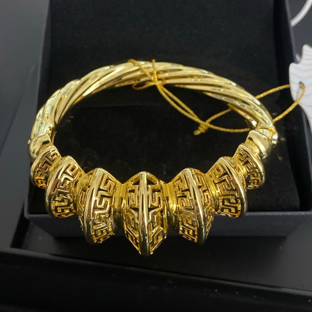EyeCandy Los Angeles Gold-Tone Brass Greek Key Statement Bangle ✨